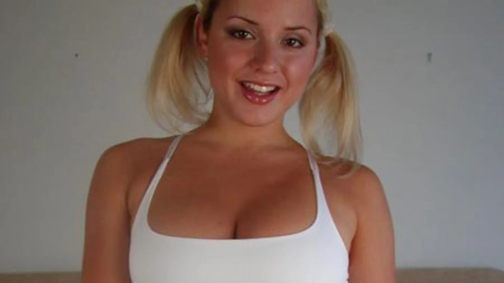 Nancy - Big Mouthfuls - 26070