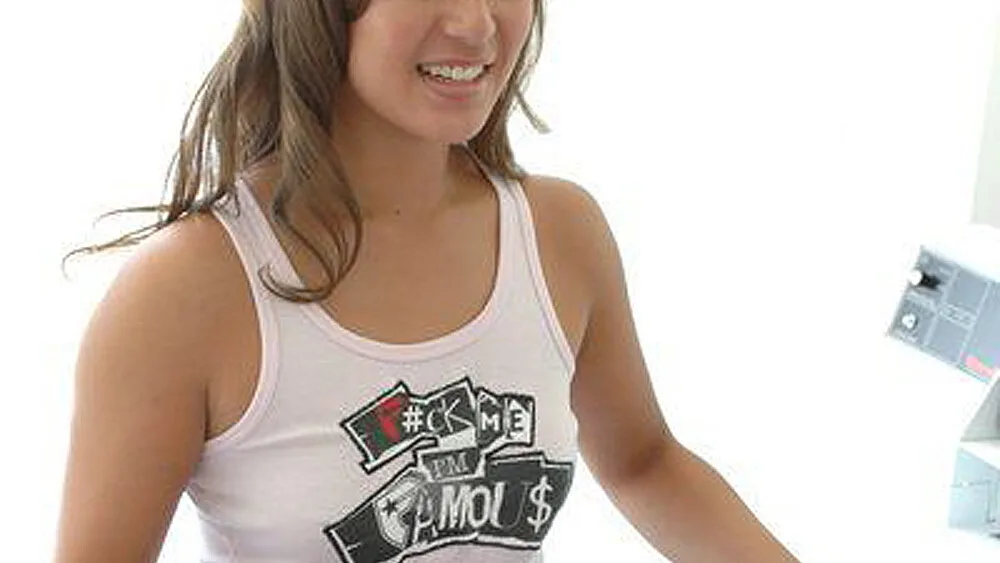 Gianna Lynn fucking in the dorm with her big ass - Fast Times - 33182