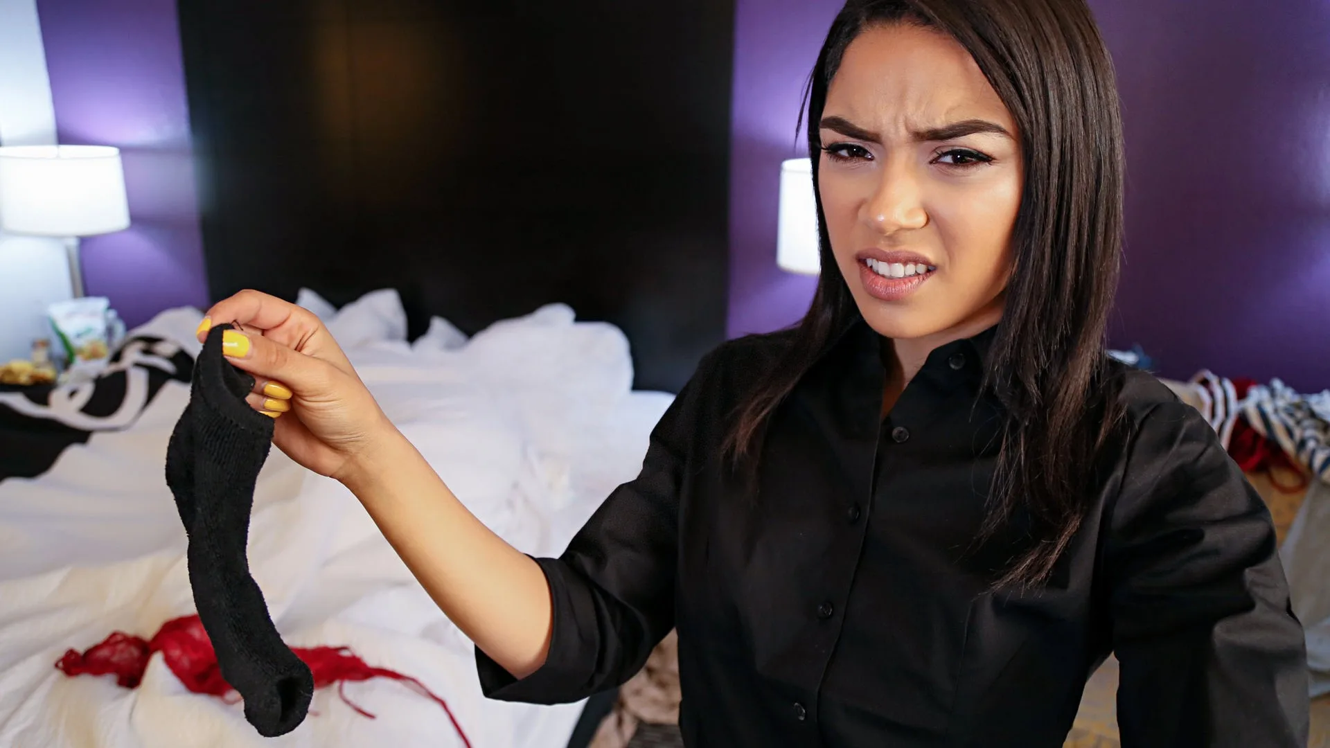 Maid Finds Sleeping Couple - I Know That Girl - 54779