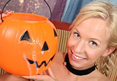 Trick Or Treat Blowjob - PornPros - 64748