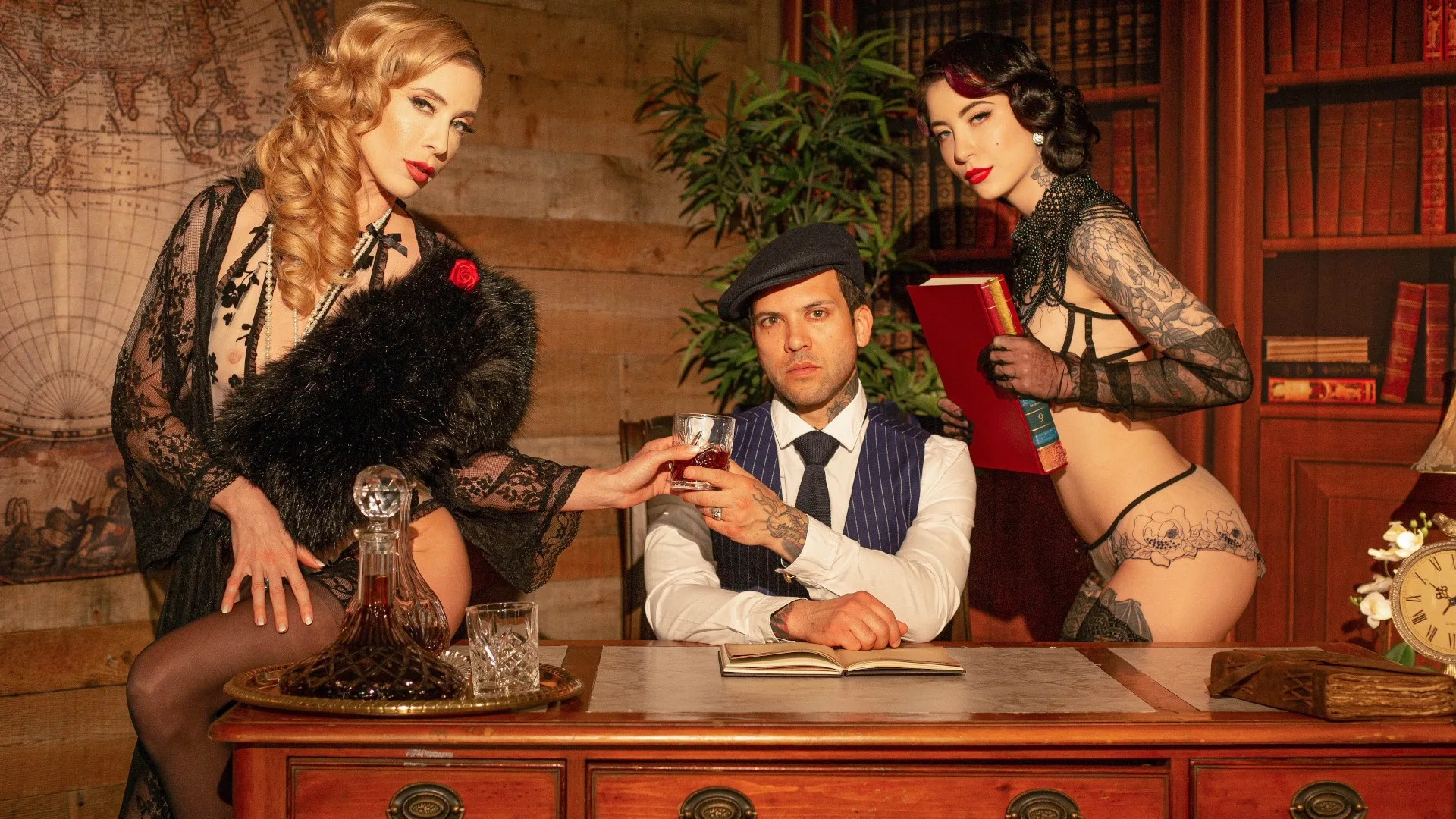 All Hands On Small Hands - Pornstars Like it Big - 70607