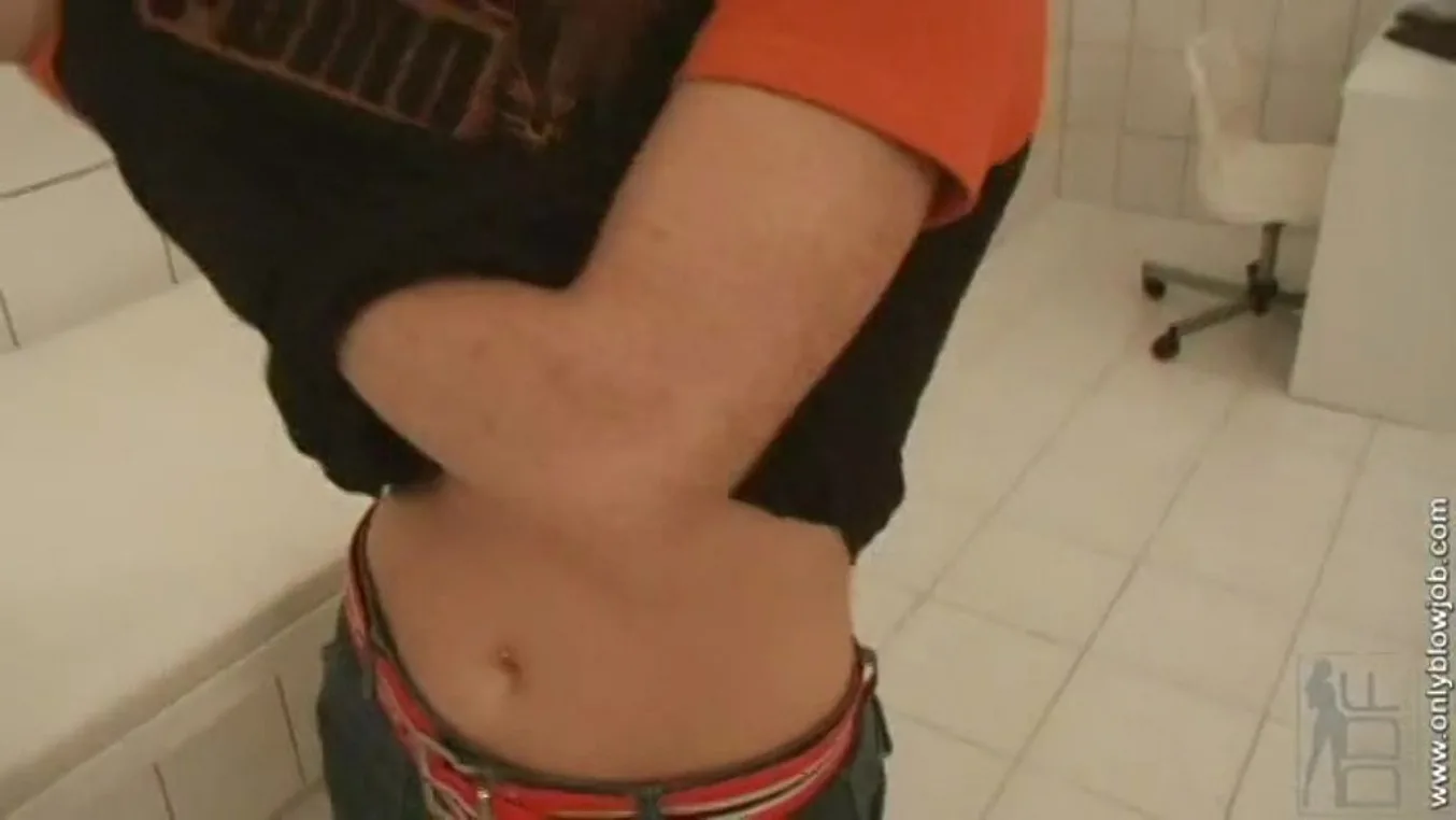 Horny girl gifts a blowjob! - PornWorld - 74151