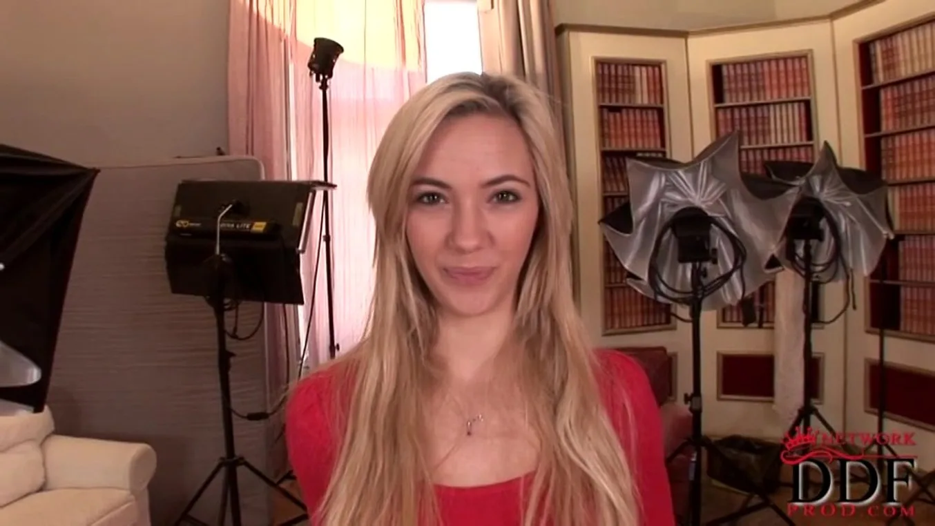 Newcomer babe's hot casting - PornWorld - 80250