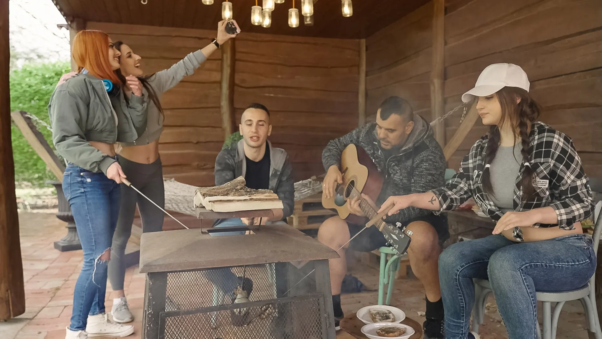 Mina's Private Party - Sneaky Sex - 91309