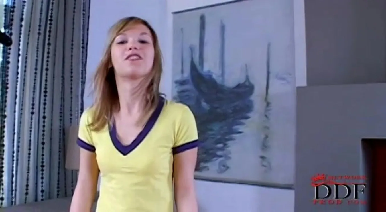 Lusty babe as newcomer at casting - PornWorld - 96550