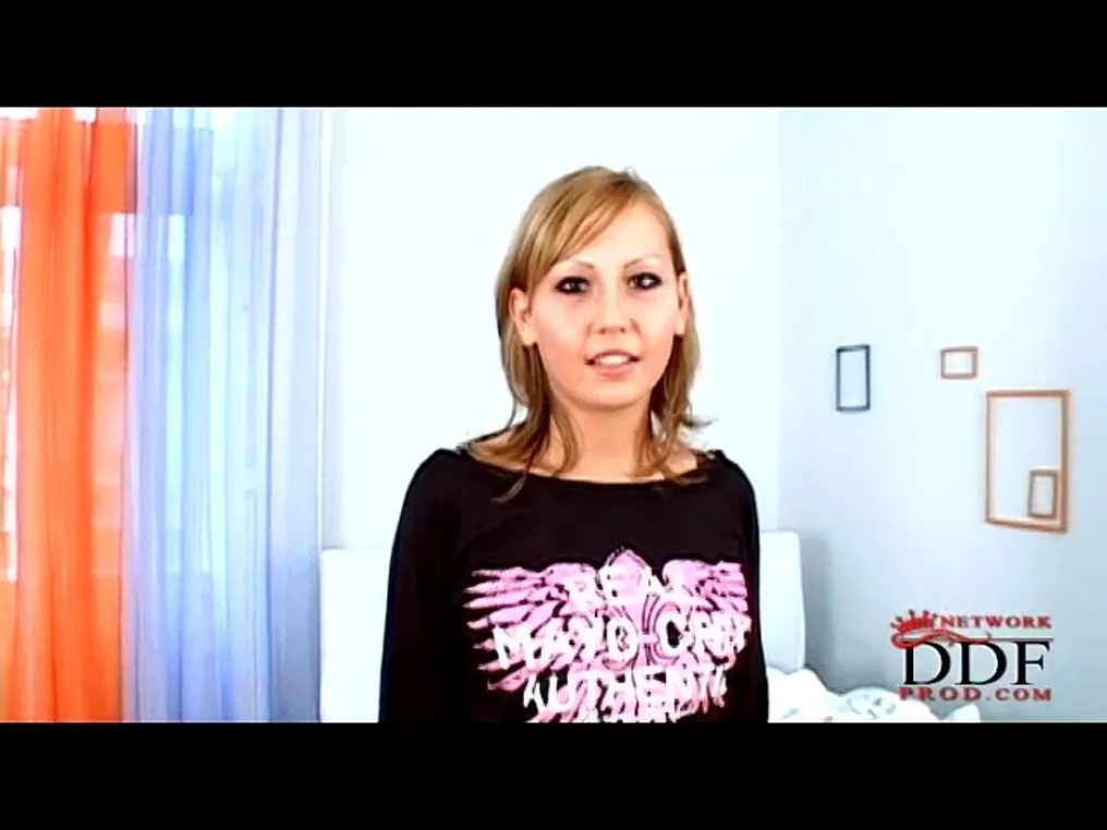 Blonde babe showing off her legs & feet - PornWorld - 98522