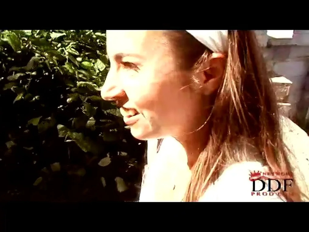 Hungarian babe Roxanne Keys sucks off Zenza Raggi! - PornWorld - 98800