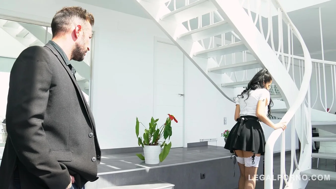 Leggy latina maid Julia De Lucia goes for big veiny cock of her boss GP872 - PornWorld - 117868