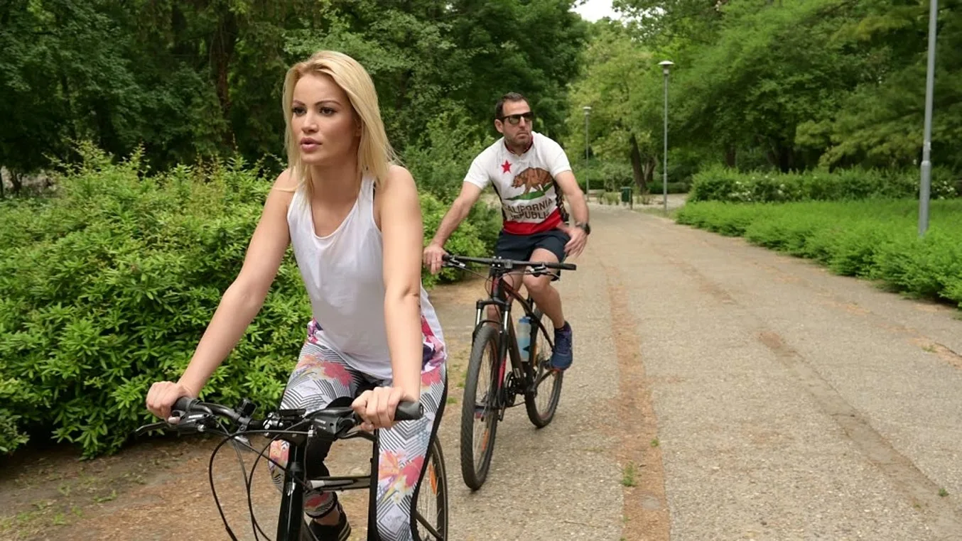 Blonde nympho Cherry Kiss sucks a giant schlong and gets her anal sex fix GP1408 - PornWorld - 118562