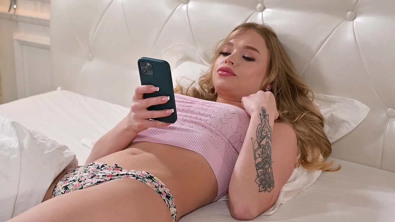 Boss’s Teenage Daugther Alexa Flexy DP’d by Two Employees GP2319 - PornWorld - 119902