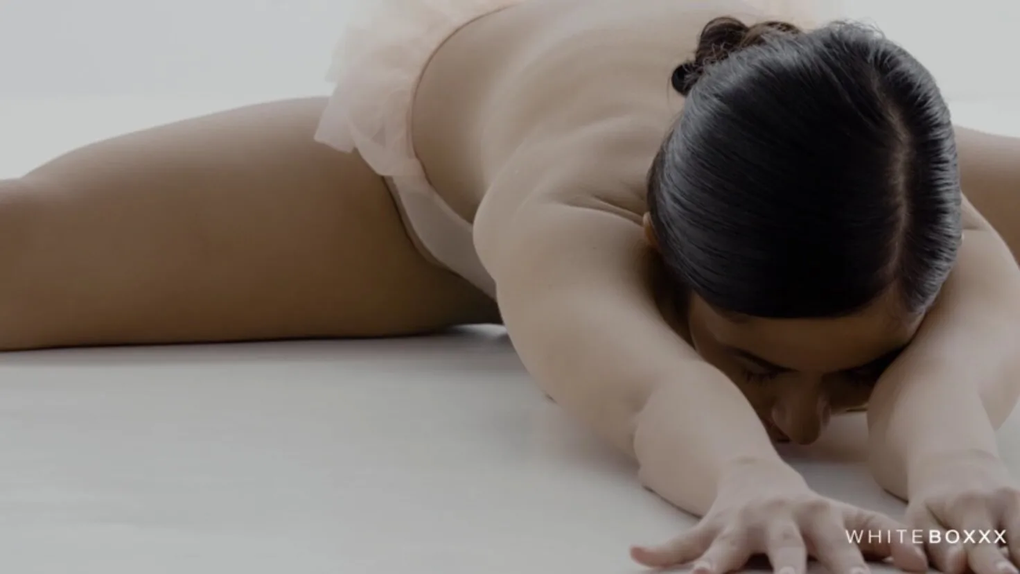 Fantasy Sex & Masturbation W/ Hungarian Darcia Lee - The White Boxxx - 123128