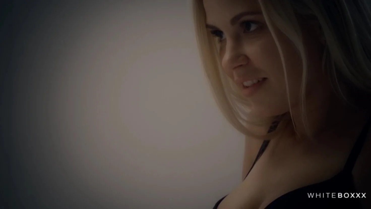 Morning Sex With A Hot Blonde - The White Boxxx - 123174