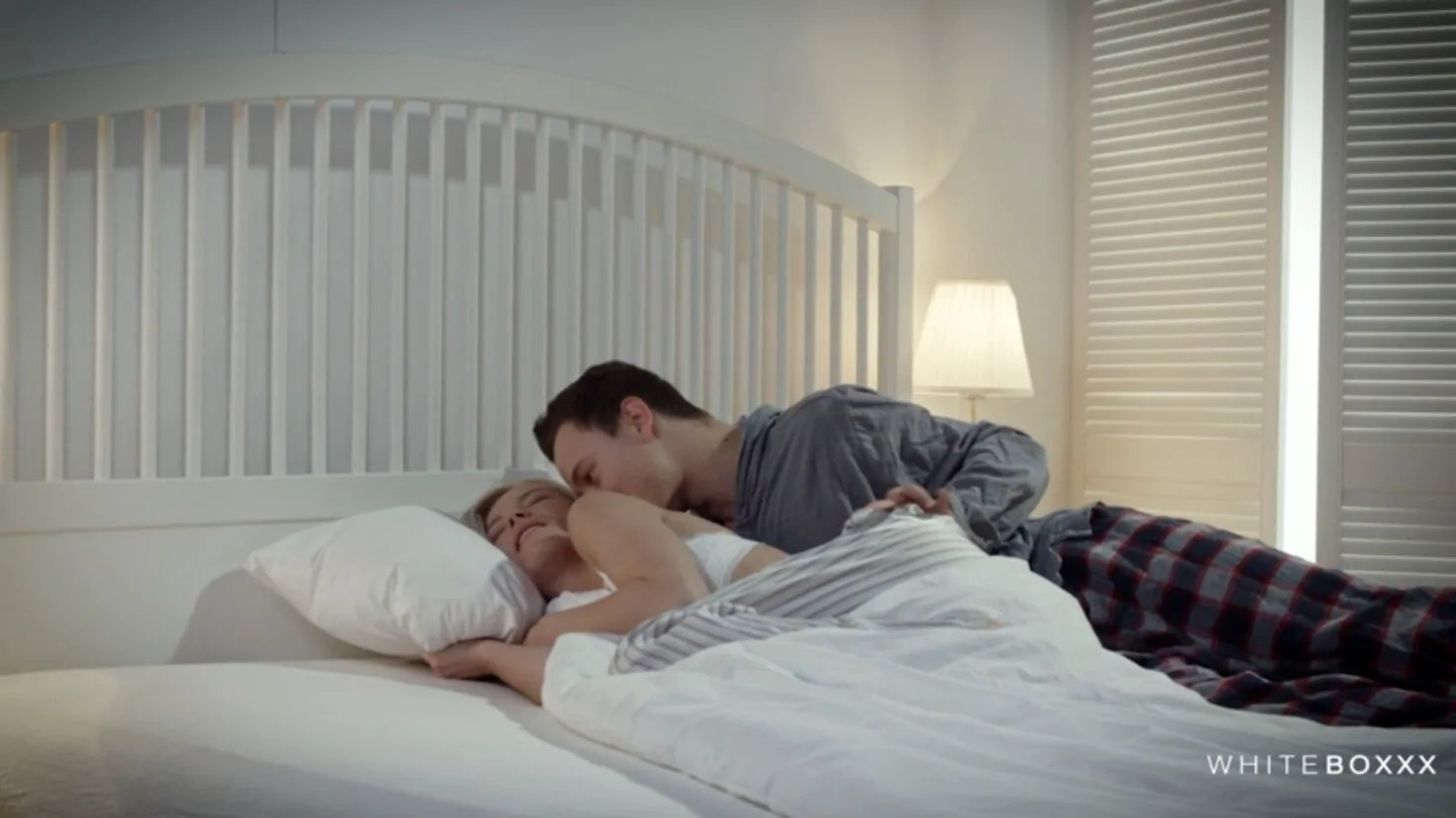 Sensual Threesome Sex In A Lazy Afternoon - The White Boxxx - 123236