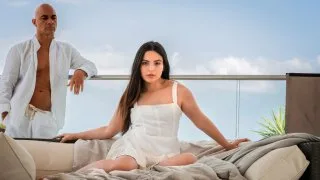 Holiday Surprise - The White Boxxx - 123584