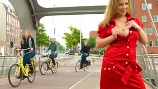 On Her Way From Paris - Dirty World Tour - 141442