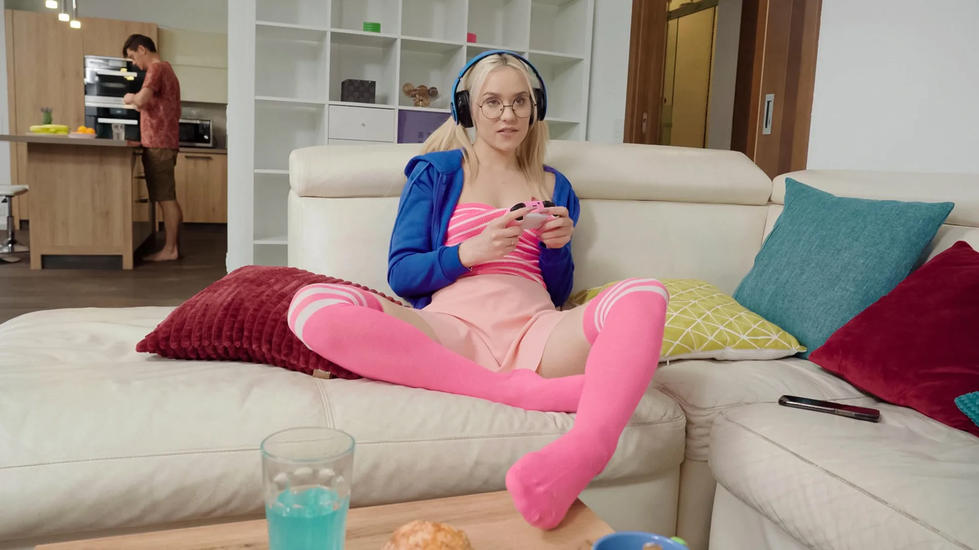 Game On, Eat Out - Hot Girls Game - 396019