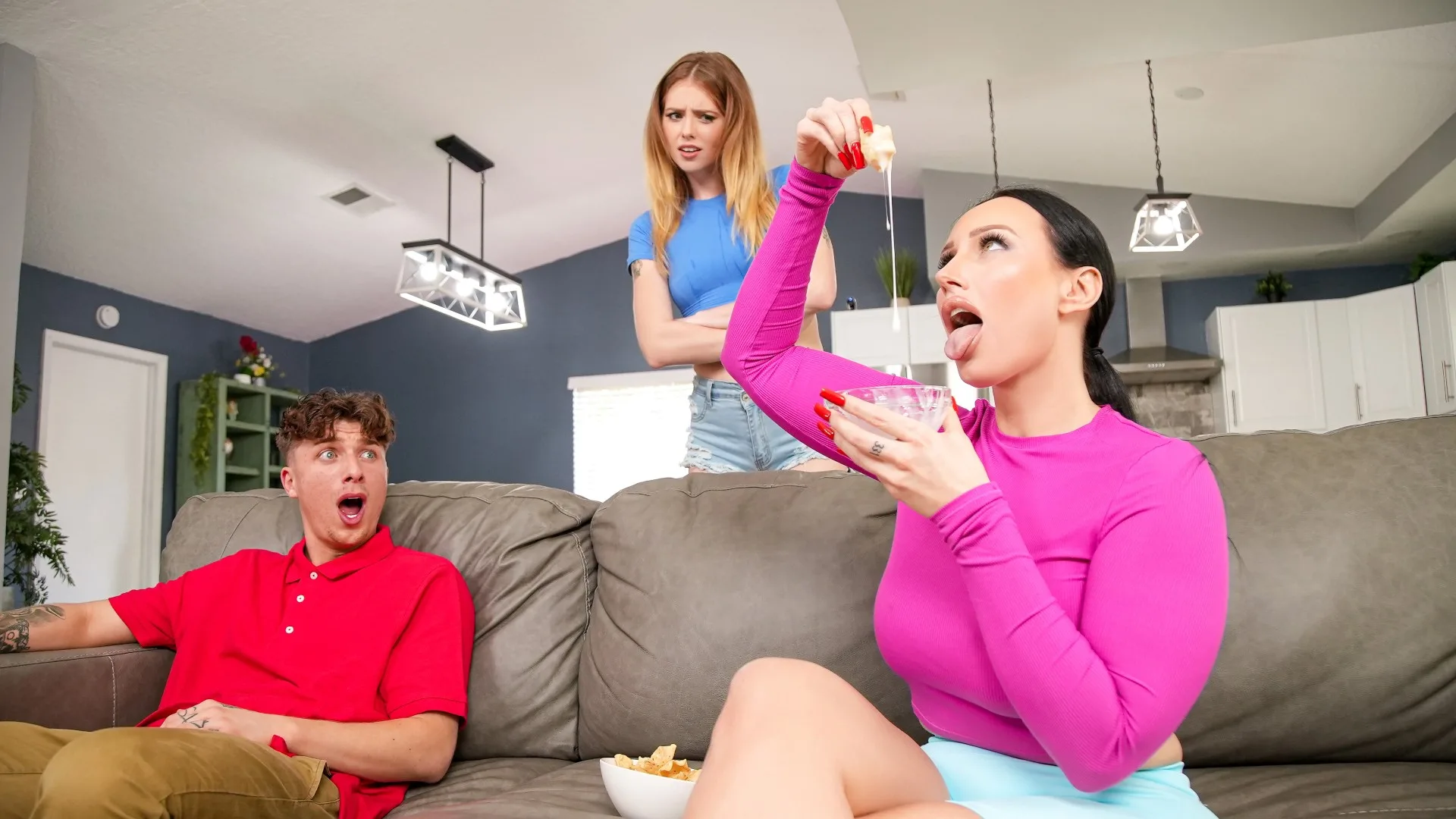 She Likes A Big Load - Brazzers Exxtra - 149012