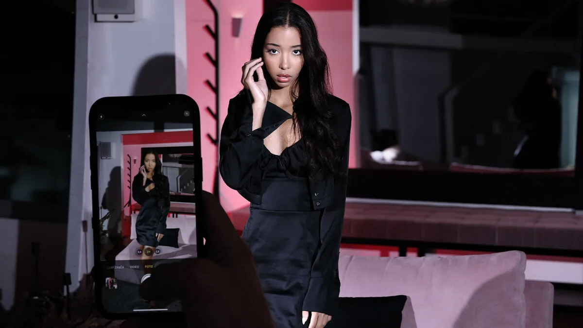 All Models Do It - Dark Room VR - 400551